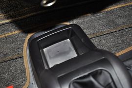 2011款五菱荣光1.2L基本型