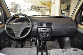 2011款五菱荣光1.2L基本型