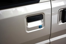 2011款五菱荣光1.2L基本型