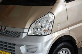 2011款五菱荣光1.2L基本型