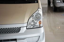 2011款五菱荣光1.2L基本型