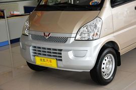 2011款五菱荣光1.2L基本型