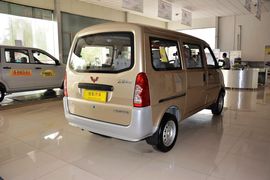 2011款五菱荣光1.2L基本型