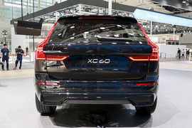 沃尔沃XC60智远极夜黑