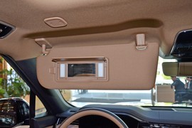 2025款路虎揽胜运动版