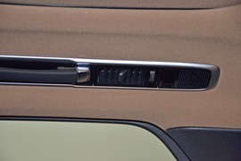 2025款路虎揽胜运动版