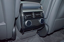 2025款路虎揽胜运动版