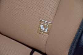 2025款路虎揽胜运动版