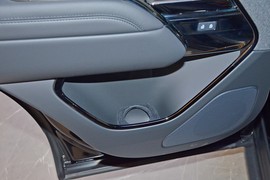 2025款路虎揽胜运动版