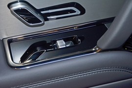 2025款路虎揽胜运动版