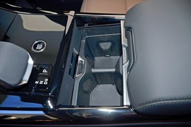 2025款路虎揽胜运动版