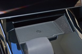 2025款路虎揽胜运动版