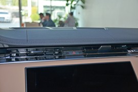 2025款路虎揽胜运动版