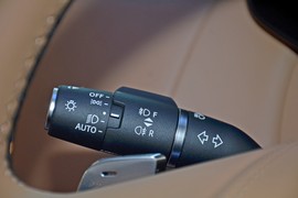 2025款路虎揽胜运动版