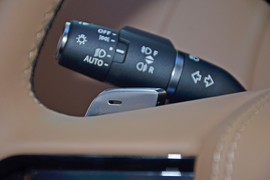 2025款路虎揽胜运动版