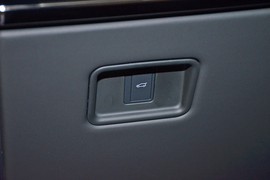 2025款路虎揽胜运动版