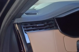 2025款路虎揽胜运动版