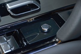 2025款路虎揽胜运动版