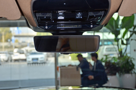 2025款路虎揽胜运动版