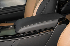 2025款路虎揽胜运动版