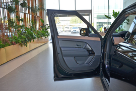 2025款路虎揽胜运动版