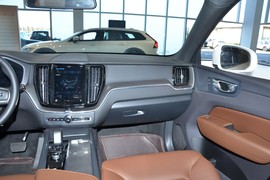 2025款沃尔沃XC60