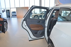 2025款沃尔沃XC60