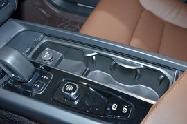 2025款沃尔沃XC60