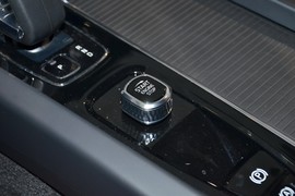 2025款沃尔沃XC60