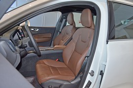 2025款沃尔沃XC60