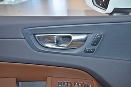 2025款沃尔沃XC60