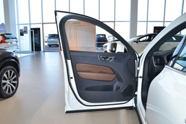 2025款沃尔沃XC60