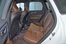 2025款沃尔沃XC60