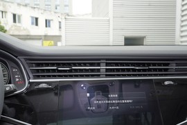 2024款奥迪Q8