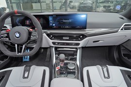 2024款宝马M3四门轿车