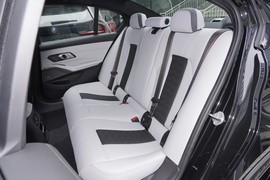 2024款宝马M3四门轿车