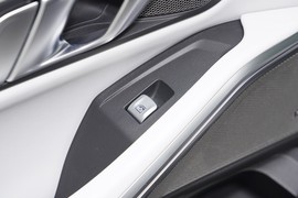 2024款宝马M3四门轿车