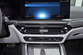 2024款宝马M3四门轿车