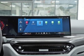 2024款宝马M3四门轿车