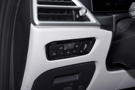 2024款宝马M3四门轿车