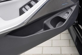 2024款宝马M3四门轿车