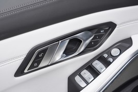 2024款宝马M3四门轿车