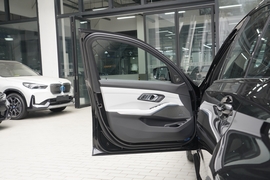 2024款宝马M3四门轿车