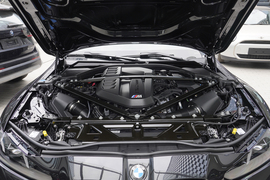 2024款宝马M3四门轿车