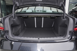 2024款宝马M3四门轿车