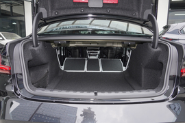 2024款宝马M3四门轿车