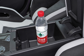 2024款宝马M3四门轿车