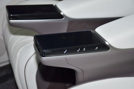 2025款腾势D9