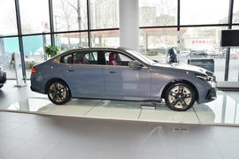 2025款宝马530Li