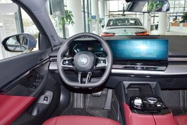 2025款宝马530Li